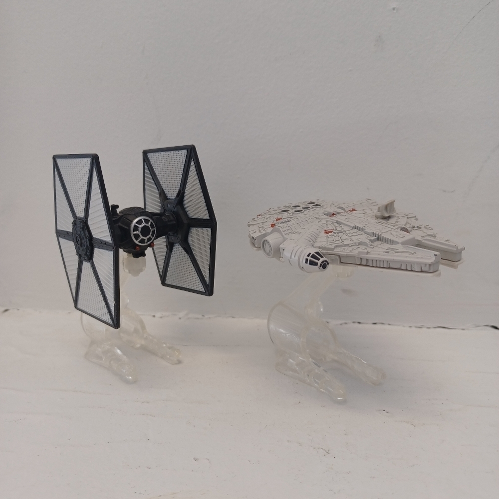 2014 Star Wars Hot Wheels Die Cast With Stand Millennium Falcon & Tie Fighter